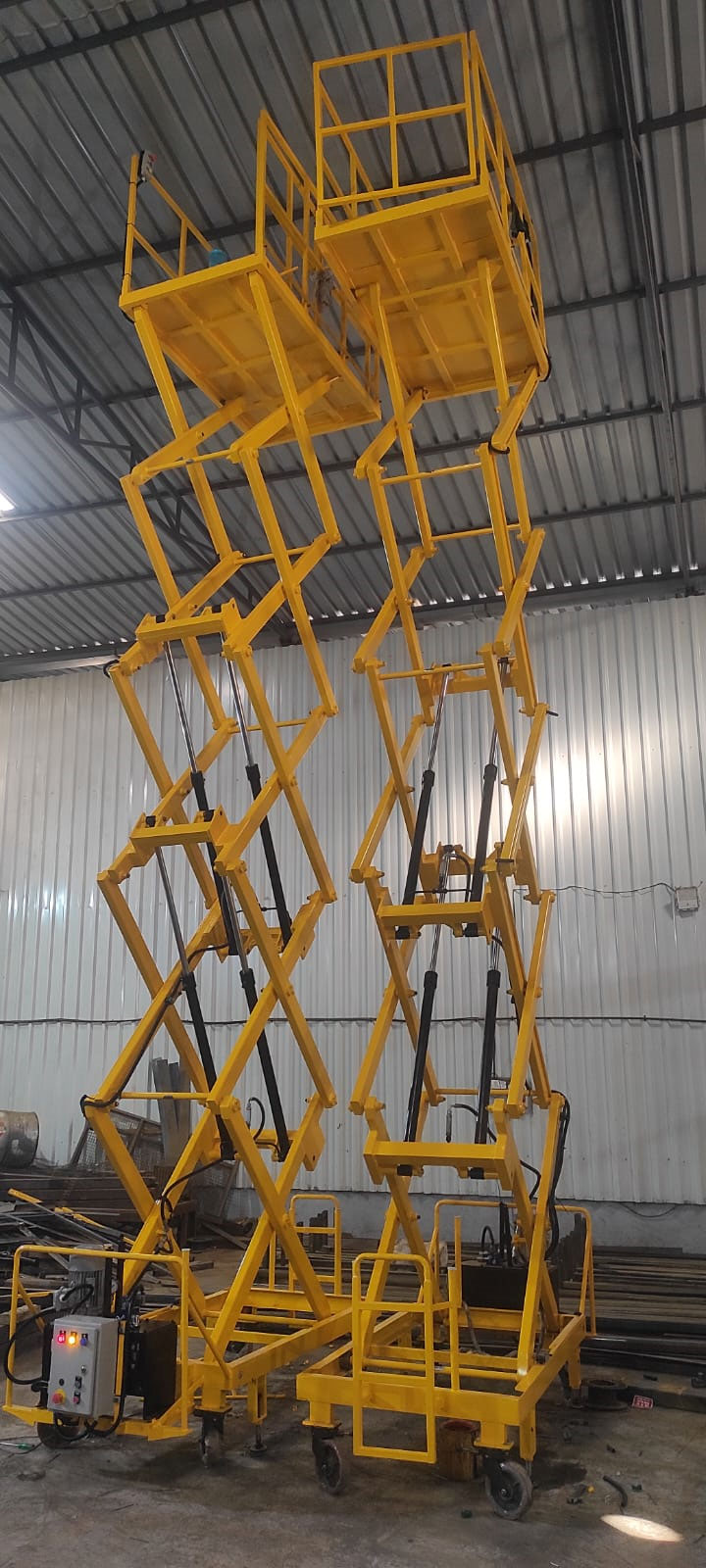 Self Propelled Scissor Lift